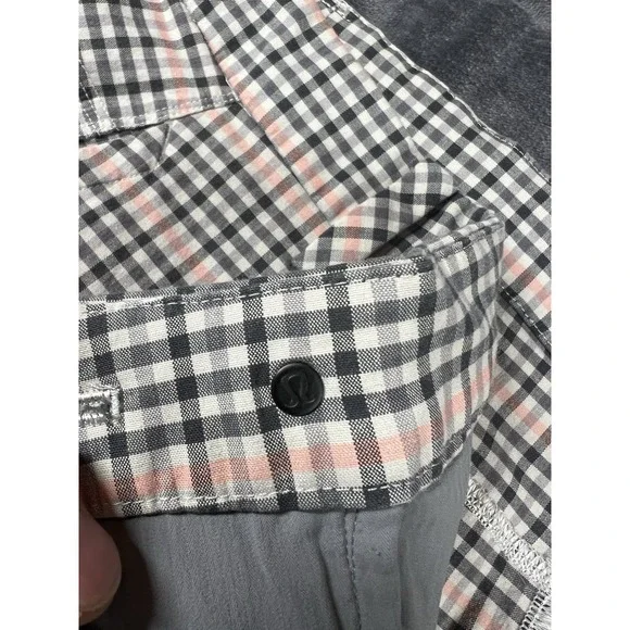 Lululemon Shorts Men's Plaid Short Golf Fishing Preppy athletic Size 38 - Picture 3 of 13